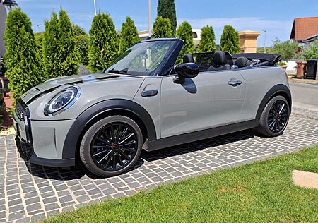 Mini Cooper S Cabrio Aut. Essential Trim