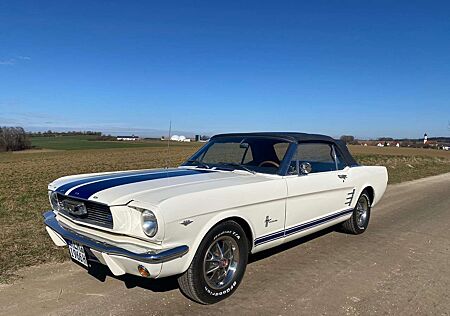 Ford Mustang V8 Cabrio, Scheibenbremse, Pony Sitze, TÜV & H