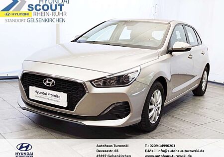 Hyundai i30 Select 1.4 Navi Kamera AHK PDC SHZ