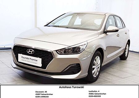 Hyundai i30 Select 1.4 Navi Kamera AHK PDC SHZ