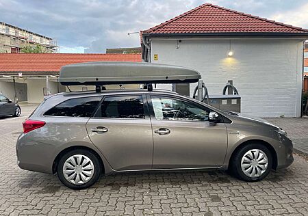 Toyota Auris 1.8 VVT-i Hybrid Automatik Touring Sports Executiv