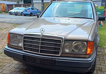 Mercedes-Benz E 260 260+E+4Matic