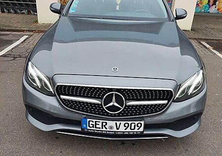 Mercedes-Benz E 220 d 4Matic T 9G-TRONIC Exclusive
