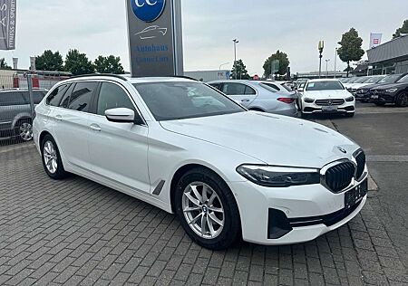 BMW 520d 520 Touring AMB+ACC+HuD+Panorama+Park+HaKa+SH