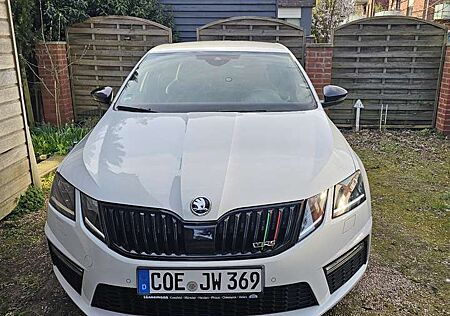 Skoda Octavia 2.0 TSI DSG RS 245