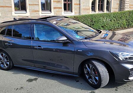 Ford Focus Turnier 1.0 EcoBoost Hybrid ST-LINE