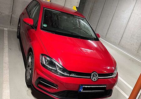 VW Golf Volkswagen VII 5-Türer 1.4 TSI 92KW R-Line
