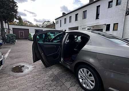 VW Passat gebraucht kaufen VW Passat Volkswagen 1.4 TSI BlueMotion Technology Exclusive