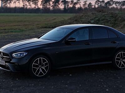 Mercedes-Benz E 300 e AMG Line/Multibeam/Burmester