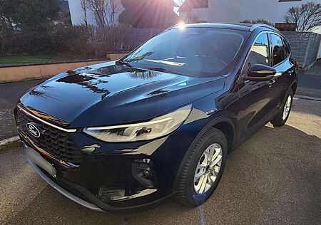Ford Kuga Hybrid Titanium