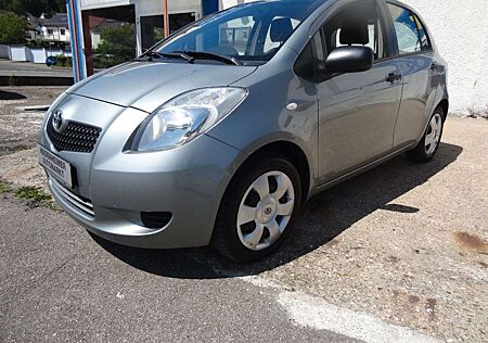 Toyota Yaris Cool/1.Hand/59.000km/Klima/8-fach Bereift/