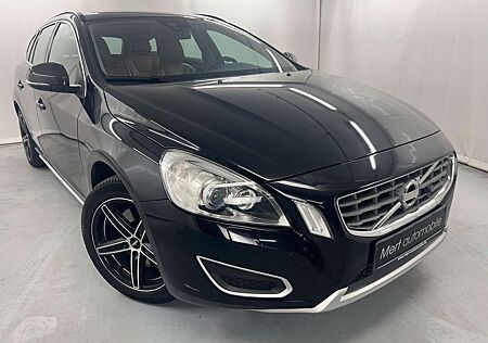 Volvo V60 Kombi Momentum*BI-XENON*AUTOMATIC*LEDER*AHK