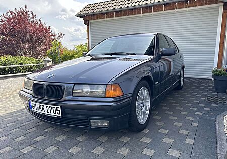 BMW 323i 323 e36 Fjordgrau