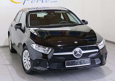 Mercedes-Benz A 180 D 8G-DCT"NAVIGATION"AHK"SPUR"RÜCKFAHRKAMERA