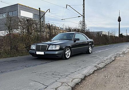 Mercedes-Benz E 220 Coupe W124