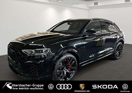 Audi RS Q8 .