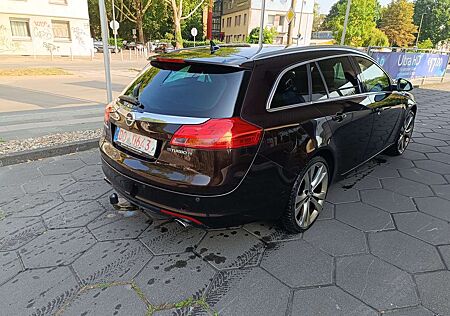 Opel Insignia ST 2.0Opel 4x4 S/S top Zustand