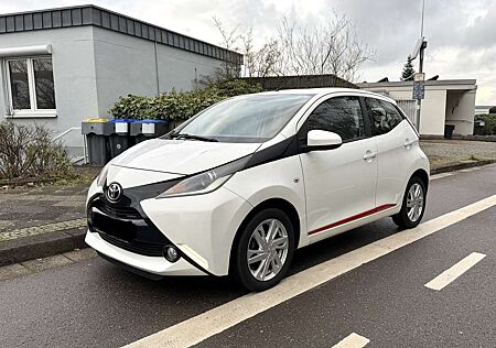 Toyota Aygo (X) Kamera 1. Hand