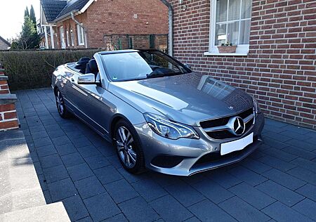 Mercedes-Benz E 200 CaCabrio,CommandNavy,Int.LightSystem,Harmon, Leder