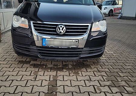VW Touran Volkswagen Es ist ein Erdgas Fahrzeug sehr sparsam...