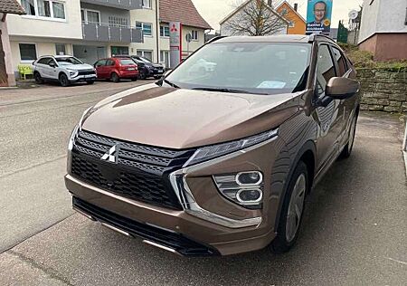 Mitsubishi Eclipse Cross PHEV Select 2.4 4WD AHK STANDHEIZ.
