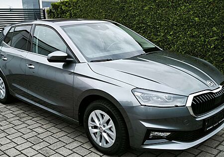 Skoda Fabia Style 5J.Garantie DSG PDC SHZ ALU