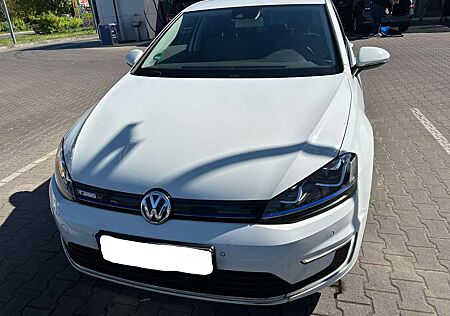 VW e-Golf Volkswagen Golf