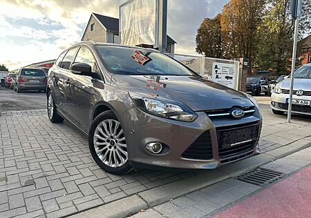 Ford Focus Titanium PDC//KLIMAAUTOMATIK//NAVI//TEMPOMAT//4 FH