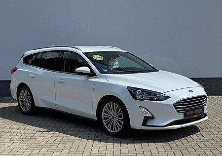 Ford Focus 2.0 TDCi Titanium LED NAVI SPURASS* TOTWINKELASS*