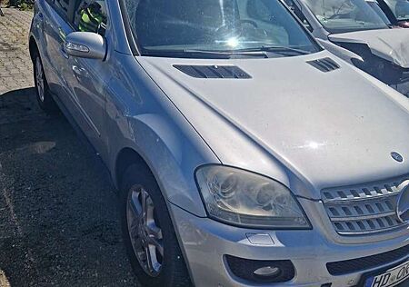 Mercedes-Benz ML 320 CDI 4Matic 7G-TRONIC DPF Edition 10