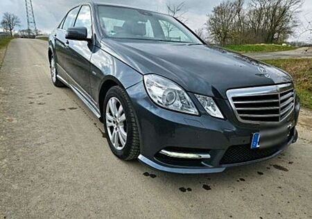 Mercedes-Benz E 220 CDI DPF BlueEFFICIENCY 7G-TRONIC