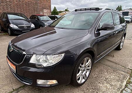 Skoda Superb Combi Elegance 4x4 Aut+Leder+Panorama+PDC