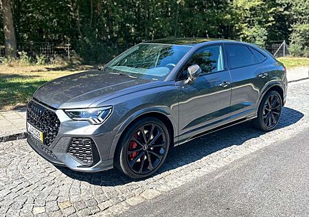 Audi RS Q3 Sportback 280kMH B&O 8-fach 21&20“ AHK Carbon