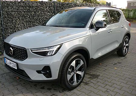 Volvo XC 40 XC40 2WD B3 EU6d Plus Dark digitales Cockpit Memory Sit