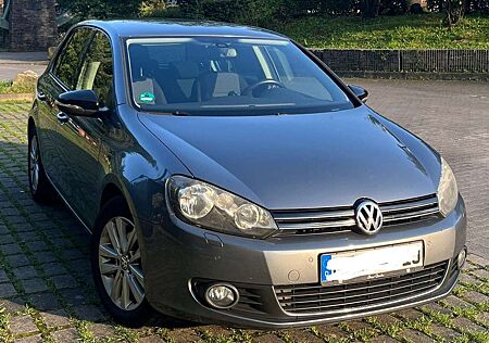 VW Golf Volkswagen 1.6 TDI DPF Style