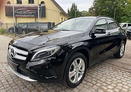 Mercedes-Benz GLA 200 *AUT.*NAVI*PANO*KAMERA*BI-XENON*AHK*
