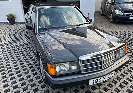 Mercedes-Benz 190 E 2.3