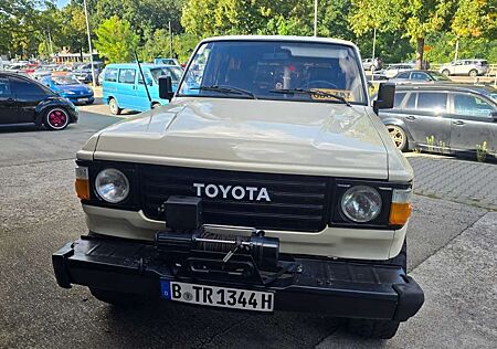 Toyota Land Cruiser HJ 60