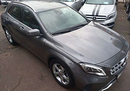 Mercedes-Benz GLA 200 Aut. Klima SHZ Navi LED LMF AHK BC