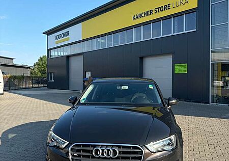 Audi A3 2.0 TDI / Zahnriemen & Batterie NEU!