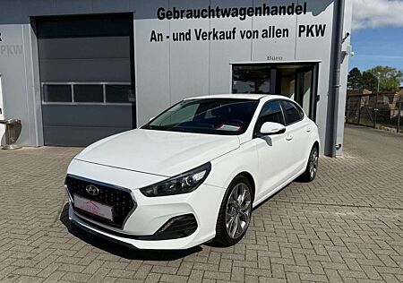Hyundai i30 Fastback Style*RFK*NAVI*SHZ*LHZ*SCHECKHEFT