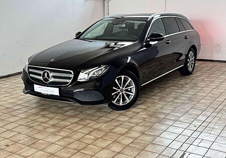 Mercedes-Benz E 220 d 4Matic Navi/Leder/AHK/Park/Kamera/LED