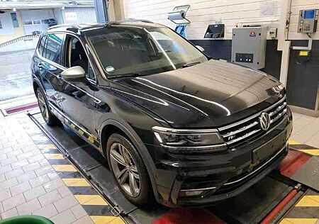 VW Tiguan Allspace Volkswagen R-Line 2.0TDI 4M*AHK*STDHZG*LED