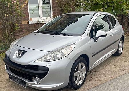 Peugeot 207 /Euro4/Top Zustand/Wenig km/ Klima