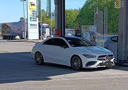 Mercedes-Benz CLA 35 AMG 4Matic Speedshift 7G-DCT
