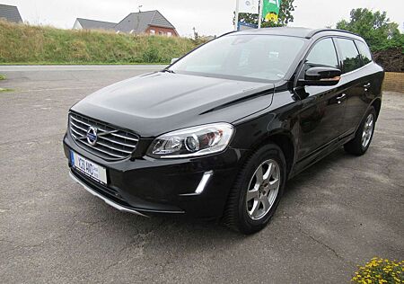 Volvo XC 60 XC60 Momentum AWD Euro 6 neue Allwetterreifen