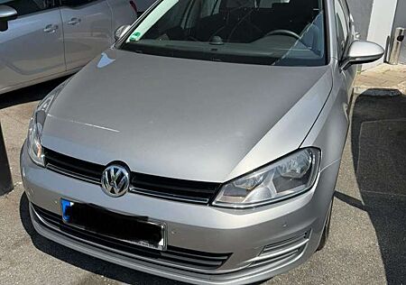 VW Golf Volkswagen 1.2 TSI Trendline