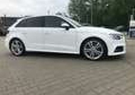 Audi S3 2.0 TFSI quattro 1.Hand *ACC*Spur*Matrix*Facelift