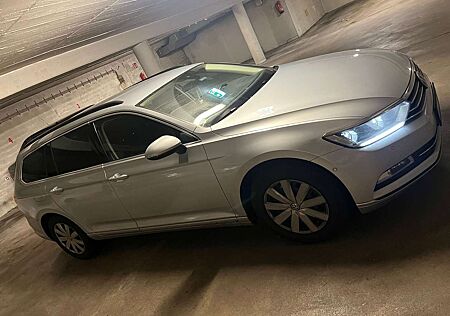 VW Passat Variant Volkswagen Passat+Variant+2.0+TDI+SCR+DSG+Trendline