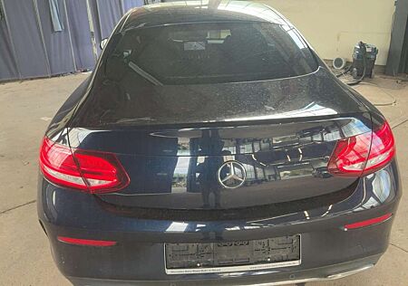 Mercedes-Benz C 220 d Coupe 9G-TRONIC UNFALLFREI amg line
